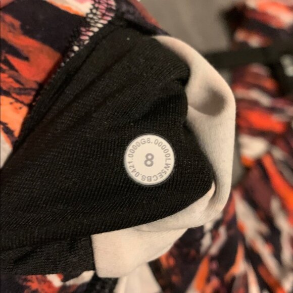 lululemon athletica Align Lunar New Year Pattern Leggings w/gold logo Size 8 EUC - Picture 3 of 7